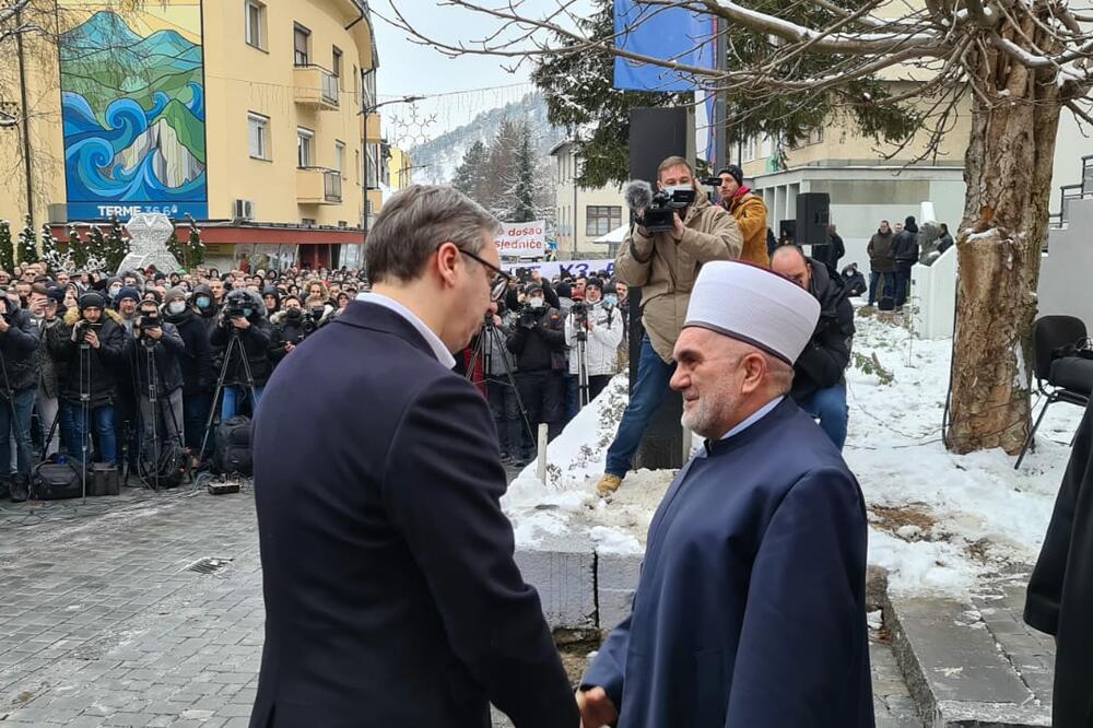 PREDSEDNIČE, NAVUKLI STE BES, MUFTIJA U PRIBOJU SVE OBJASNIO: Što obećate, to i ispunite!