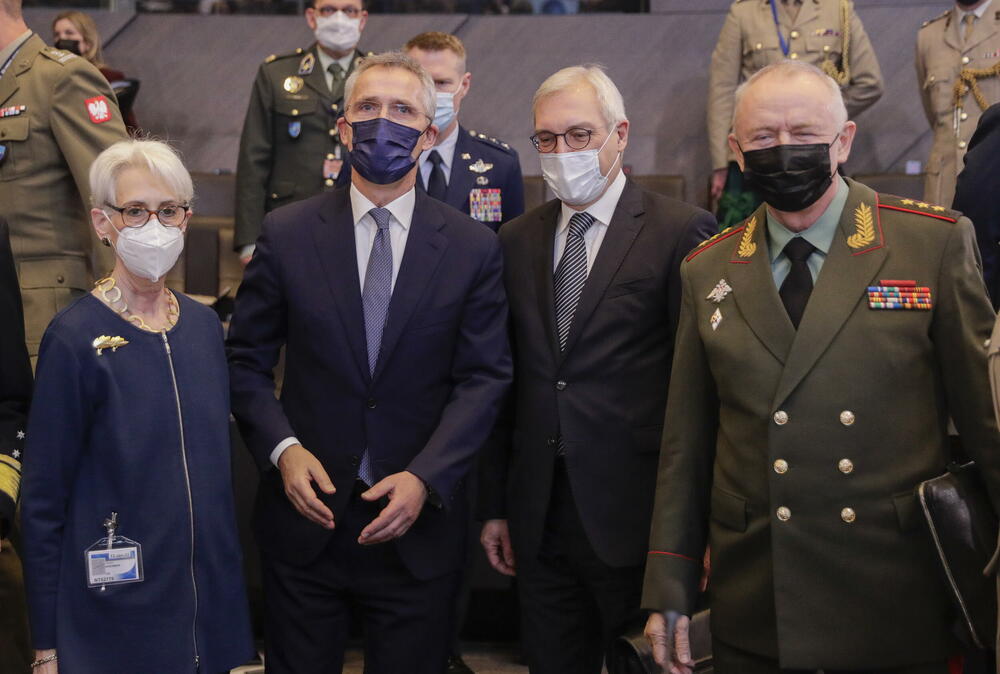 NATO, Rusija, Aleksandar Gruško, Jens Stoltenberg