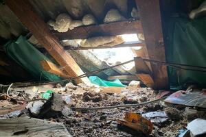 PETOČLANA PORODICA BEZ KROVA NAD GLAVOM: U požaru u Novom Pazaru u potpunosti uništena kuća (FOTO)