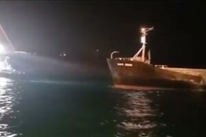 BLOKIRAN BOSFOR: Pokvario se rumunski brod, saobraćaj u moreuzu potpuno zaustavljen VIDEO