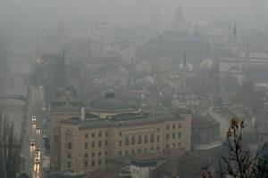 NAJZAGAĐENIJI U SVETU Vazduh u Sarajevu opasan po zdravlje stanovnika, gori i od Lahora, Delhija i Vuhana