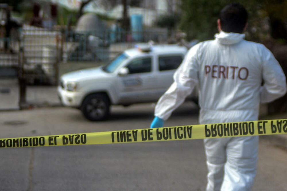 JEZIV NAPAD U MEKSIKU 11 mrtvih, petoro ranjenih u napadima na hotel i dva kafića