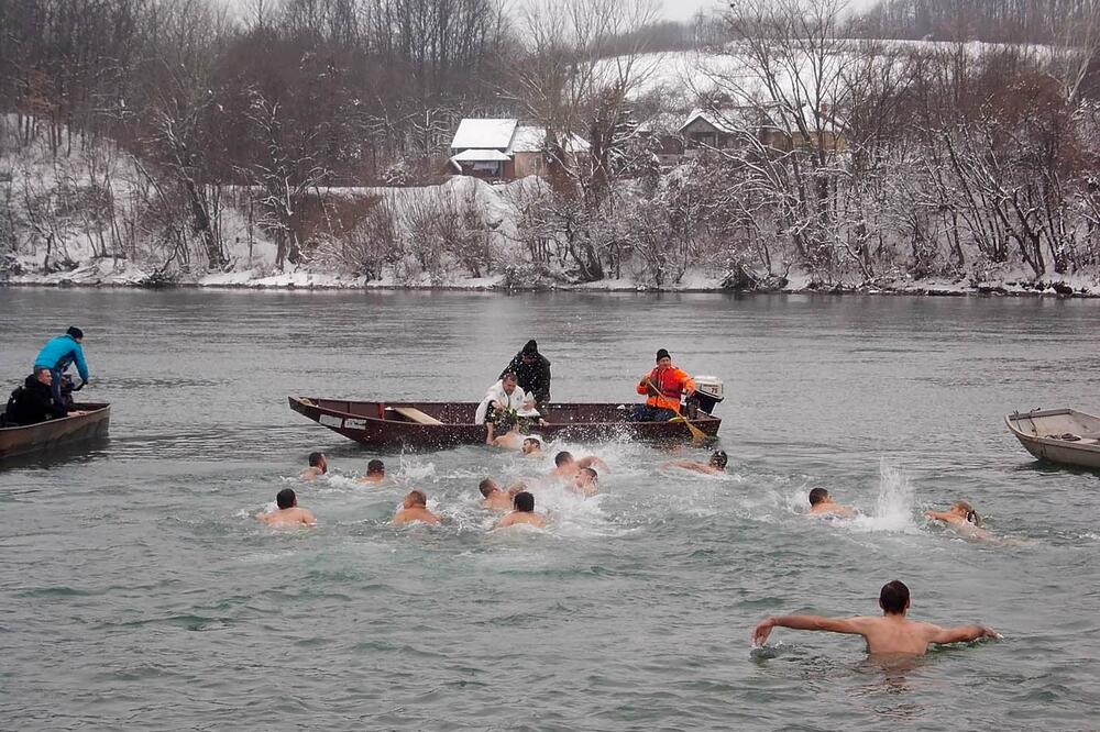 KORONA IPAK JAČA: Drugu godinu zaredom na Drini kod Loznice neće se plivati za časni krst