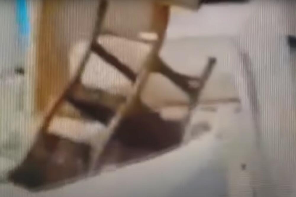 NE ZNA SE KO KOGA BIJE: Pogledajte snimak MASOVNE TUČE u restoranu u Vranjskoj Banji TRAGOVI KRVI NA SVE STRANE
