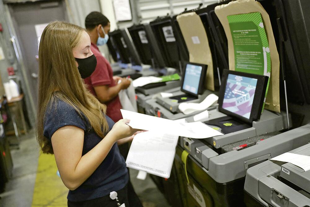 Istraga je utvrdila da nisu hakovani Elektronski uređaji za glasanje u SAD