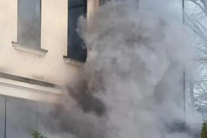 POŽAR U ZGRADI ELEKTRODISTRIBUCIJE: Vatrogasci u Ćupriji pobedili vatrenu stihiju (VIDEO)