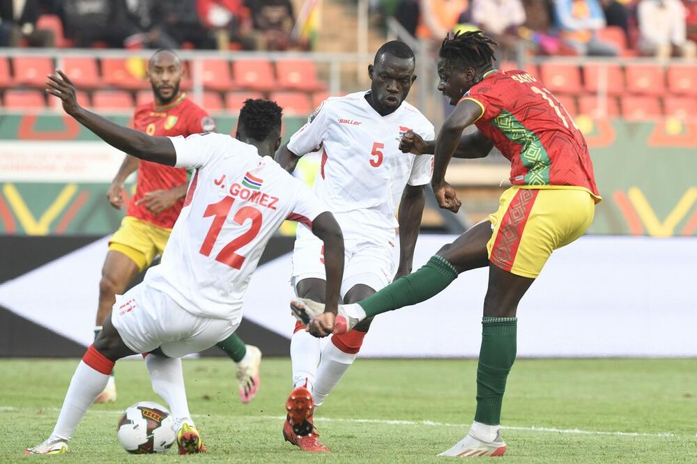 NISU MOGLI BEZ GOLMANA: Kamerun u četvrtfinalu, Ben i simpatični Komori ispali sa prvenstva Afrike