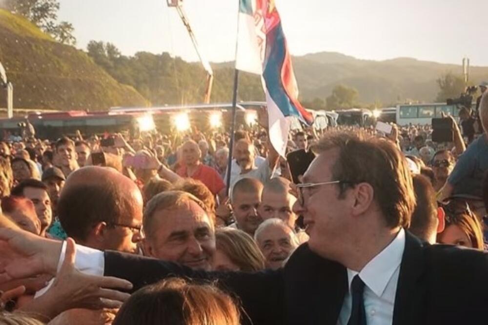 SVE MOŽEMO KADA SMO ZAJEDNO! Predsednik Vučić pokazao koliko je Srbija NAPREDOVALA (VIDEO)