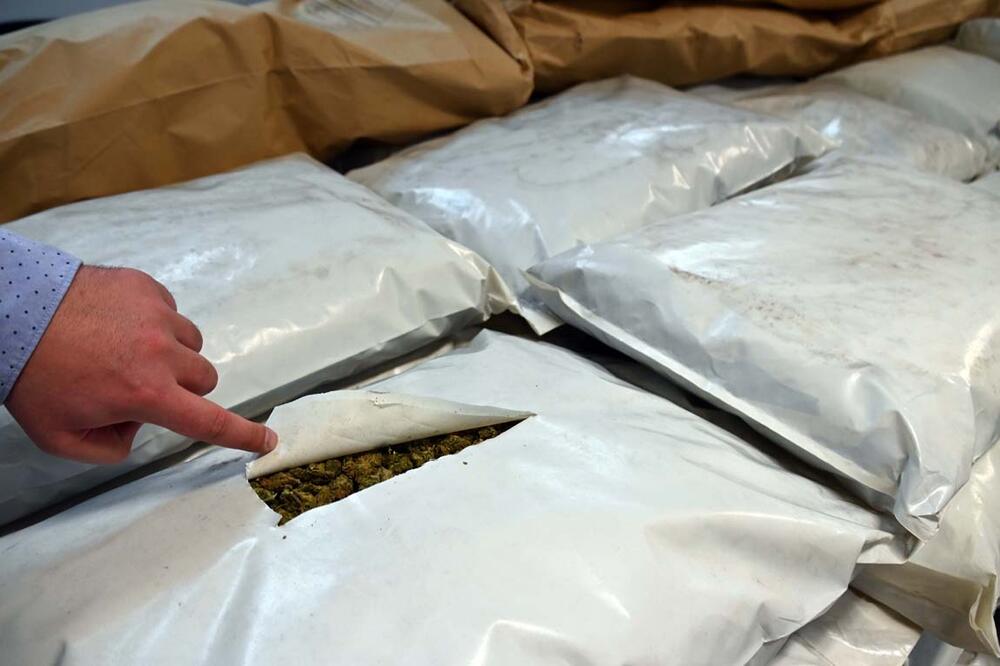 HAPŠENJE U VELIKOM TRNOVCU: Pronađeno preko 60 kilograma droge
