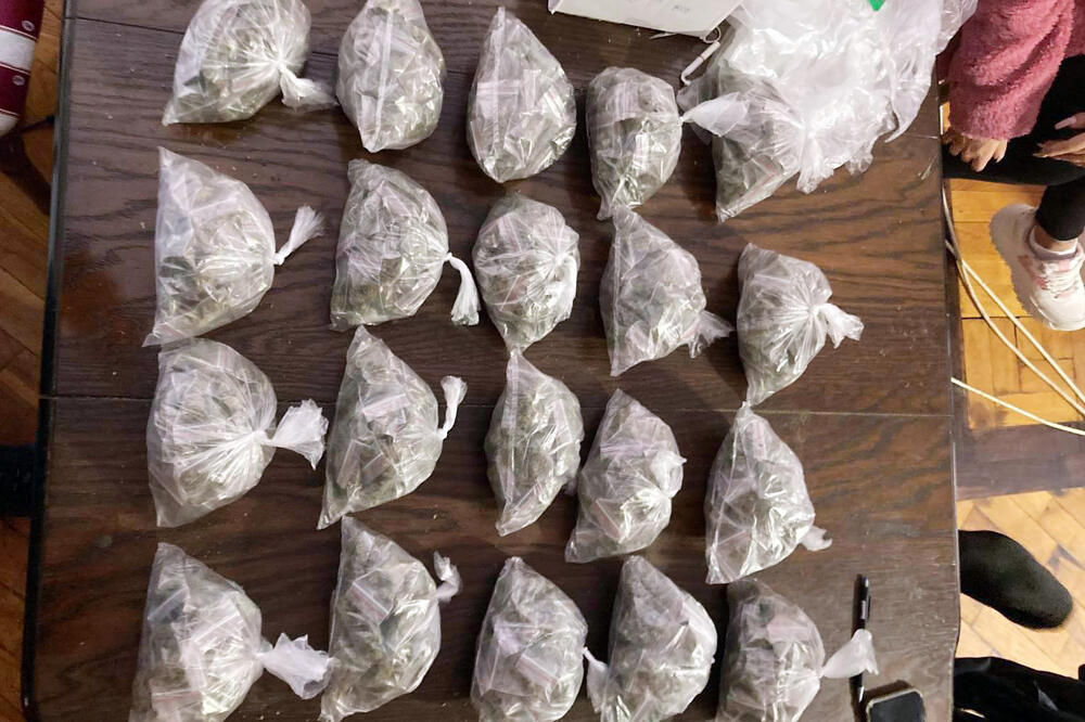 PAO DILER IZ ZEMUNA: Zaplenjeno više od kilogram marihuane upakovane u 600 paketića FOTO