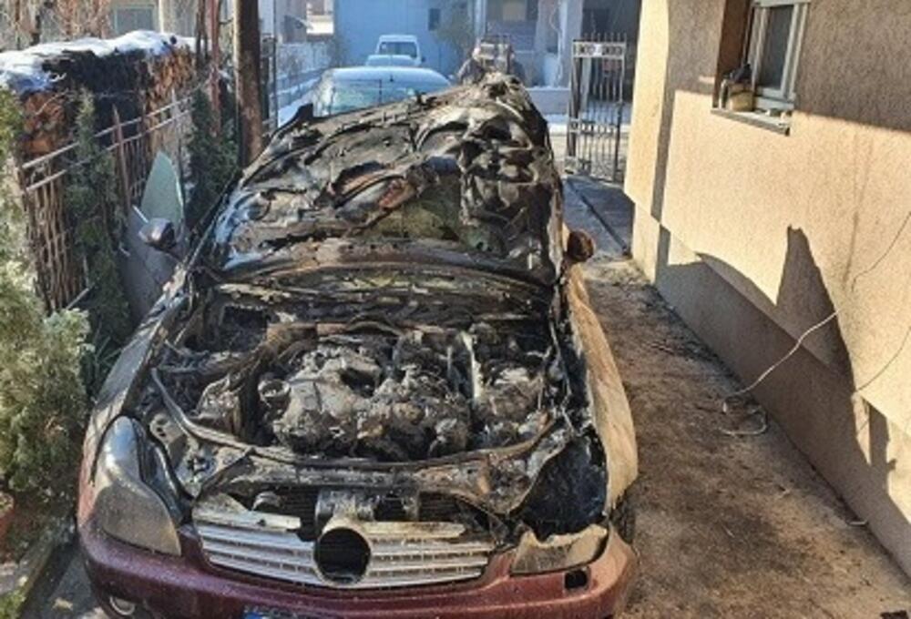 Vranje, zapaljen auto, političar, Dejan Manić