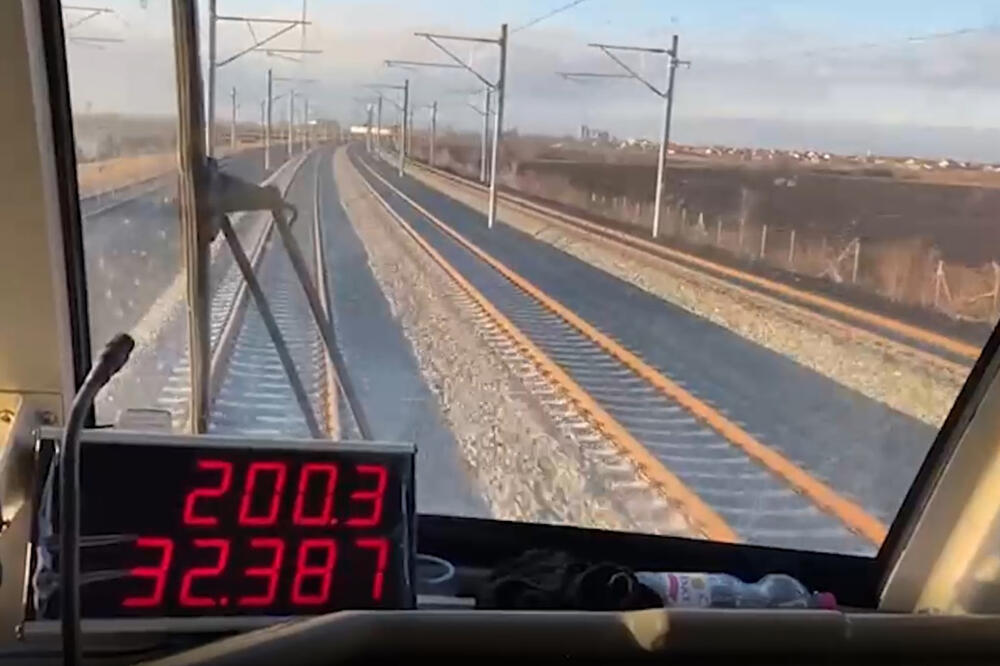 VOZ JURI 200 NA SAT! Pogledajte kako izgleda testiranje brze pruge Beograd - Novi Sad (VIDEO)