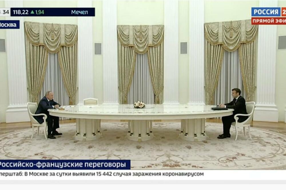MAKRON SLETEO U MOSKVU: Počeli razgovori dvojice predsednika! Da li će biti rešena kriza na istoku Evrope?