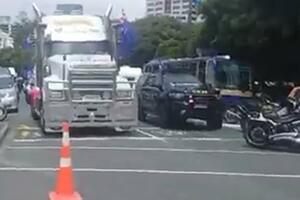 PO UGLEDU NA KANAĐANE Na Novom Zelandu konvoj kamiona blokirao ulice prestonice: Prinuda nije pristanak