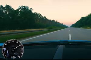 DIVLJAO ZA VOLANOM Češki tajkun u Nemačkoj vozio 417 km/h, sve snimio! Pokrenuta istraga protiv njega VIDEO