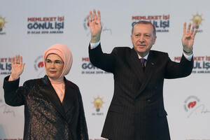 ERDOGAN NEGATIVAN NA KORONA TESTU: Predsednik Turske i njegova supruga bili zaraženi omikronom!