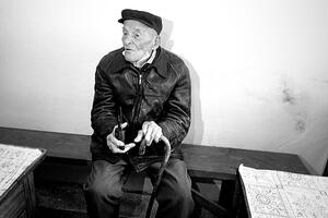 UMRO NAJSTARIJI MEŠTANIN VOŽDOVCA, ODLIKOVAN PARTIZAN! Deka Pavle je imao 103. godine, DUG ŽIVOT PRIPISIVAO JE OVOME (FOTO)