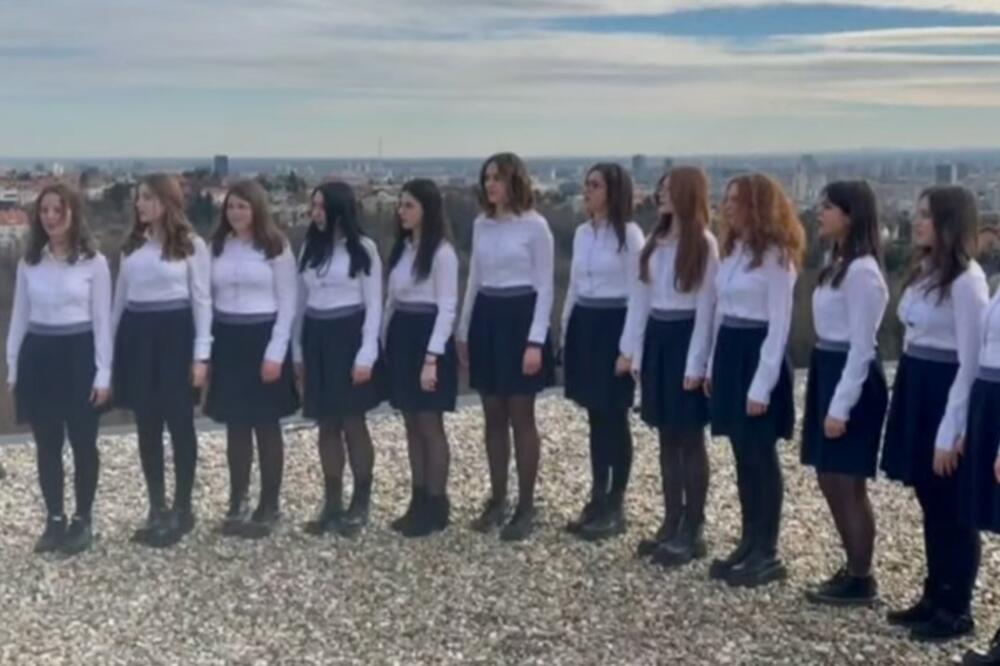 BOŽE PRAVDE ORI SE ZAGREBOM: Đaci pravoslavne gimnazije otpevali himnu u čast Dana državnosti VIDEO