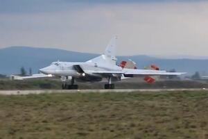 DA LI SU UKRAJINCI NAPALI BAZU BOMBARDERA TU-22M3 UDALJENU 200 KM OD GRANICE SA UKRAJINOM?! Oboren dron iznad piste!