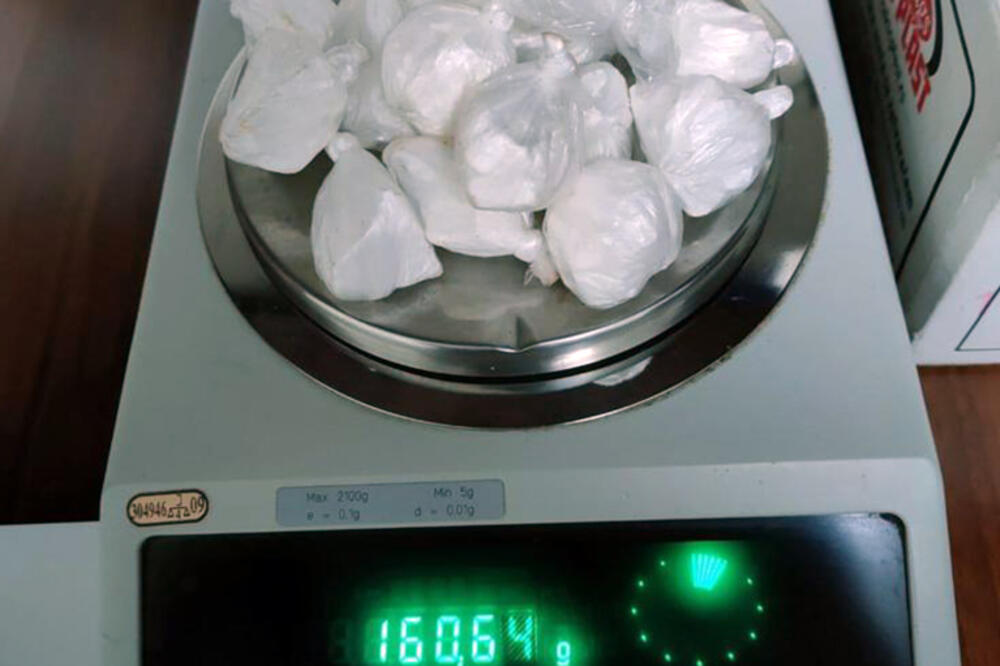 POGLEDAJTE KAKO JE UHAPŠEN DILER IZ TEMERINA: U stanu mu nađeno 160 grama kokaina (VIDEO)