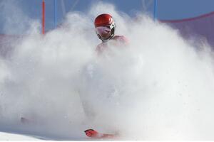 JAKI UDARI VETRA: Ekipna trka u alpskom skijanju na ZOI odložena za sutra