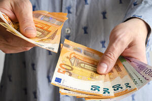 KAKVA JE DANAS SITUACIJA U MENJAČNICAMA: Evo pošto je evro, a koliko dolar
