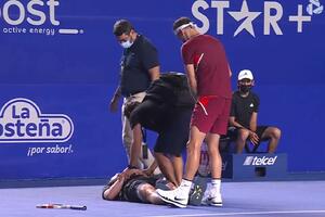 STRAŠNE SCENE! Teniser POČEO DA SE GRČI i od BOLOVA se srušio na zemlju! Nastala je DRAMA na turniru u Akapulku (VIDEO)