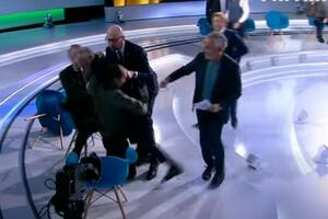RAT PESNICAMA U UKRAJINI JE VEĆ POČEO: Snimak sukoba novinara i proruskog političara na ukrajinskoj televiziji! Sve zbog Putina!