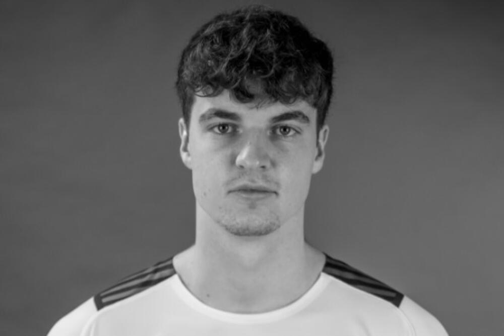 JEZIVA TRAGEDIJA U NEMAČKOJ: Poginuo fudbaler Borusije (20)
