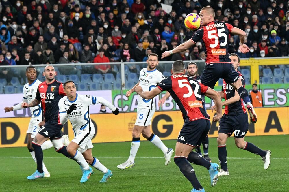 NAKON MILANA, KIKSNUO I INTER: Bez golova u Đenovi, šansa za Napoli! Ludnica u borbi za SKUDETO!