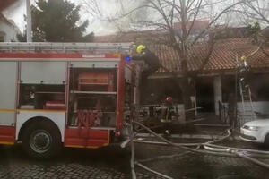 LOKALIZOVAN POŽAR PREKOPUTA MARAKANE: Goreo krov restorana u Ljutice Bogdana, vatrogasci obuzdali vatru (VIDEO)