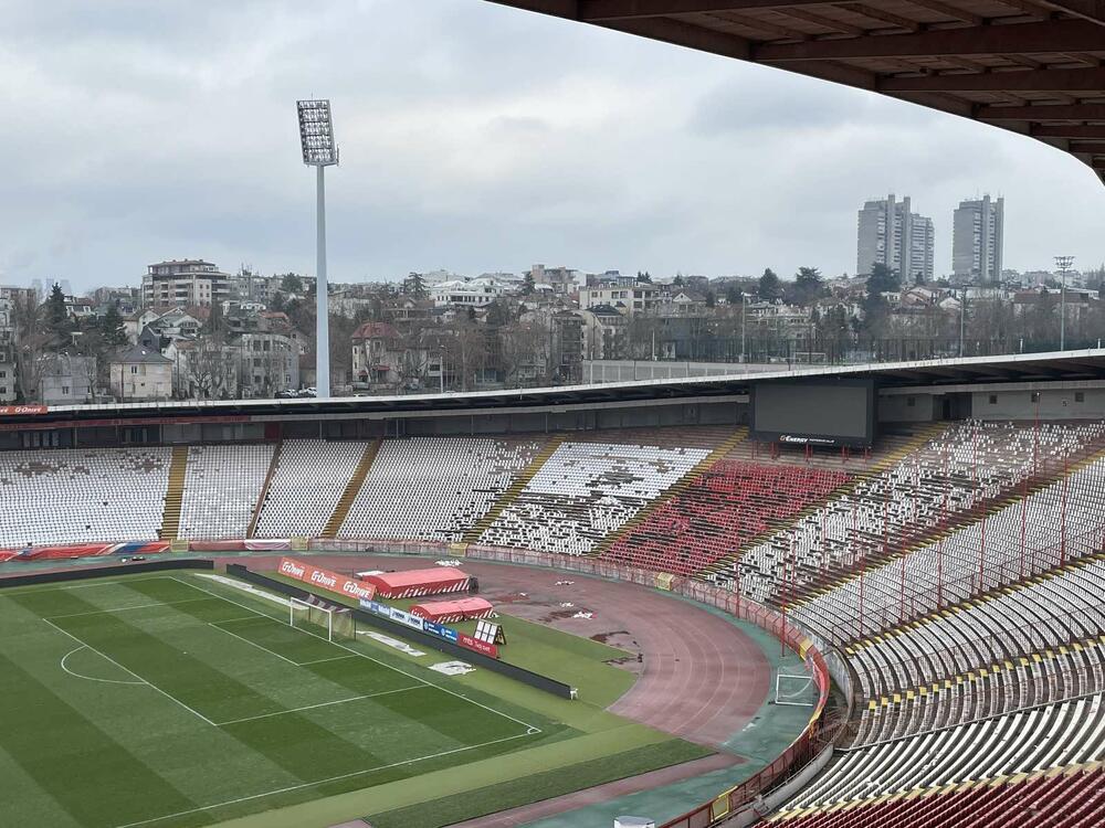 Stadion Crvene zvezde, slomljene stolice
