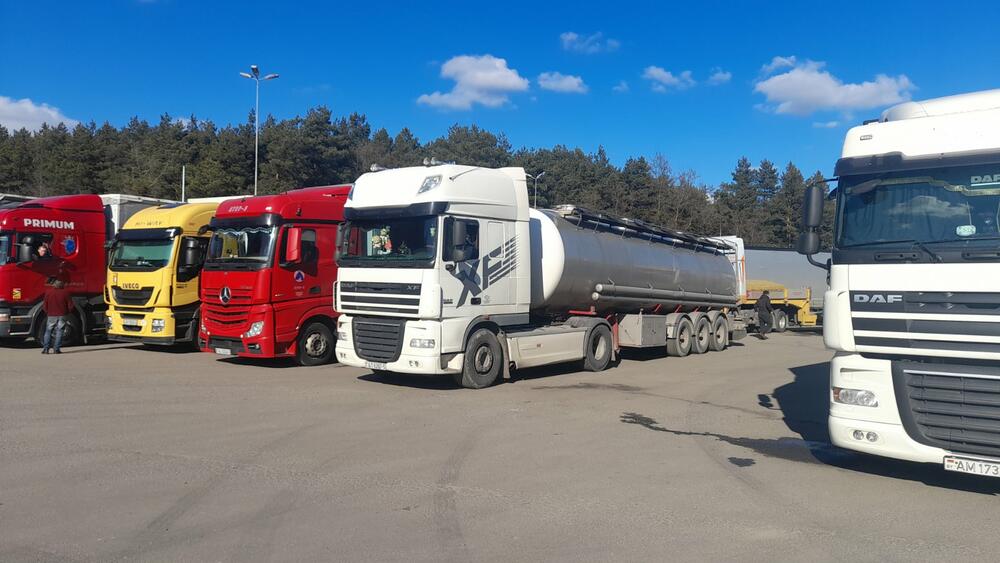 kamioni na prelazu između Ukrajine i Poljske