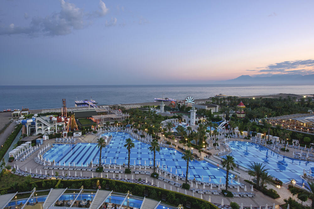 AKO VAM JE POTREBNA PREPORUKA ZA LETOVANJE: Hotel u Antaliji, izuzetne usluge i sa brojnim sadržajima za porodice