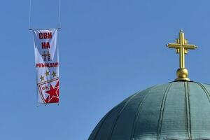 VELIČANSTVEN POZIV NA MARAKANU: Dron s porukom za Zvezdin rođendan obilazio najveće simbole Beograda