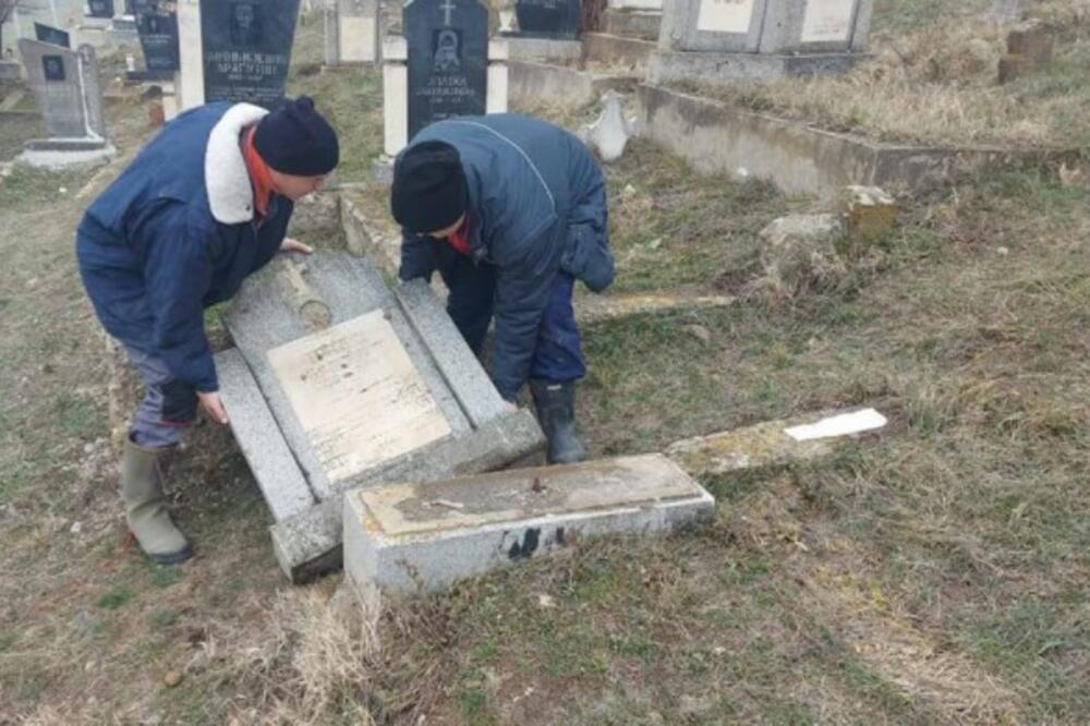 KANCELARIJA ZA KIM Petković: Obnovljeni nadgrobni spomenici u mestu Kišnica kod Gračanice (FOTO)