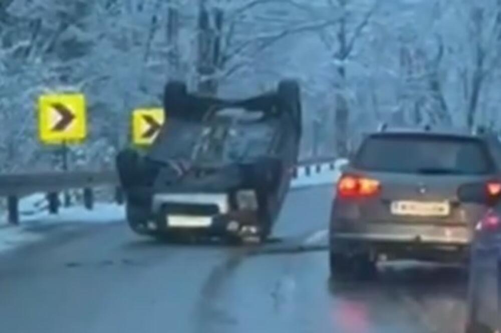 TEŽAK UDES NA IRIŠKOM VENCU: Automobil se prevrnuo na krov, ima povređenih (VIDEO)