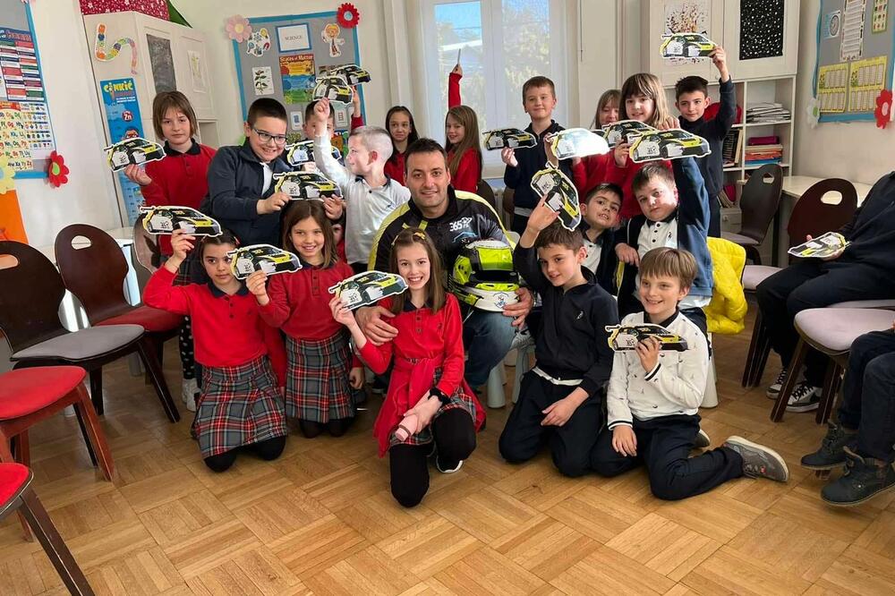 VELIKO SRCE SRPSKOG AUTOMOBILISTE: Nemanja Milovanović edukovao decu o bezbednosti u saobraćaju