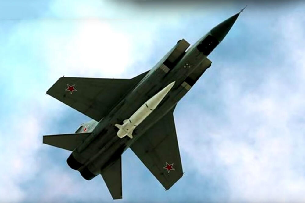 PRST U OKO POLJSKOJ I LITVANIJI Rusija poslala tri MiG-31 sa raketama KINŽAL u Kalinjingrad! Počela celodnevna borbena dežurstva