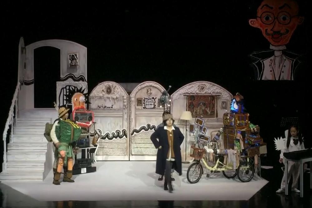 OD OTPADA DO SCENSKIH REKVIZITA Kako je pozorište u Šangaju postavilo neobičnu lutkarsku predstavu! VIDEO
