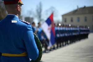 DAN SEĆANJA NA ŽRTVE NATO AGRESIJE: U kasarni Jugovićevo položeni venci