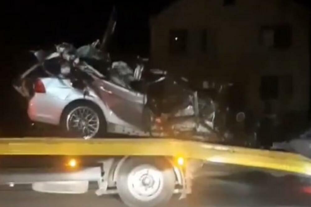 Uništen BMW posle udesa 