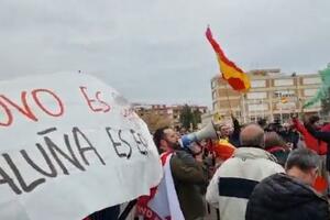 PRST U OKO ALBANCIMA! Navijači Španije nosili transparent: Kosovo je Srbija, Katalonija je Španija! (VIDEO)