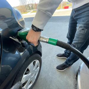 OVO SU NOVE CENE GORIVA: Evo koliko sada košta litar benzina, a koliko