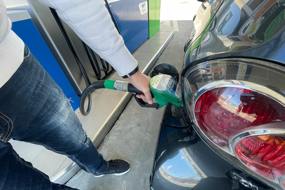 OVO SU NOVE CENE GORIVA! Ministarstvo trgovine objavilo koliko će evrodizel i benzin TAČNO KOŠTATI do 13. maja