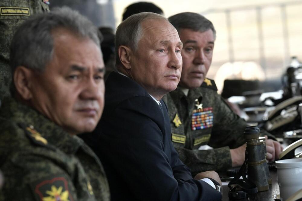 AVDEJEVKA POTPUNO U RUSKIM RUKAMA: Šojgu podneo raport Putinu, gubici Kijeva za protekla 24 časa preko 1.500 vojnika