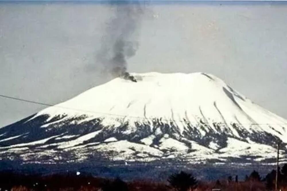 PRVOAPRILSKA ŠALA UZBUNILA ALJASKU: Stanovnici mislili da se probudio vulkan uspavan 9.000 godina, šaljvdžije čekale 3 godine!