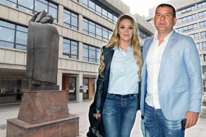 PREVRTLJIVA! Biljana Sečivanović na sudu priznala: Mi pevači lažemo medije, imamo pravo na to!