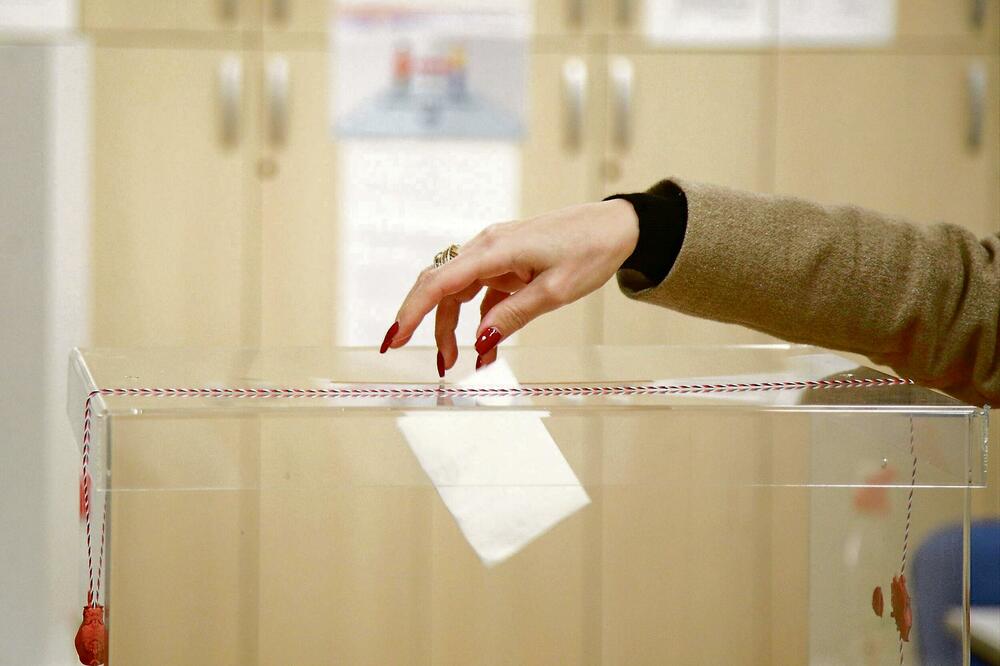 LOKALNI IZBORI U BEOGRADU: 1.613.369 upisanih birača, glasaće na 1.180 biračkih mesta