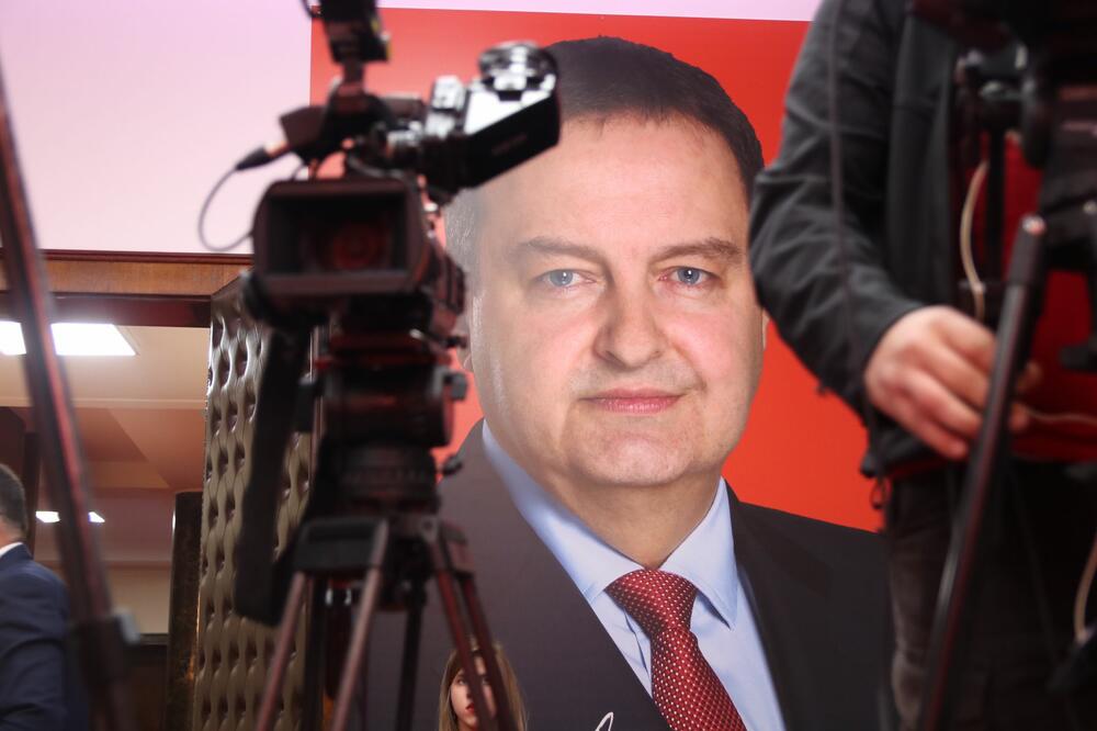 Ivica Dačić, SPS, štab